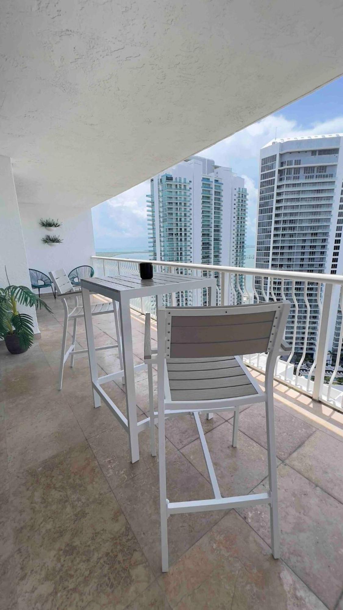 Brickell Center W/city & Bay View + Free Parking! Appartamento